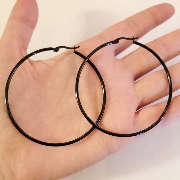 NWOT Large Black 60mm Hoops - Picture 2 of 6